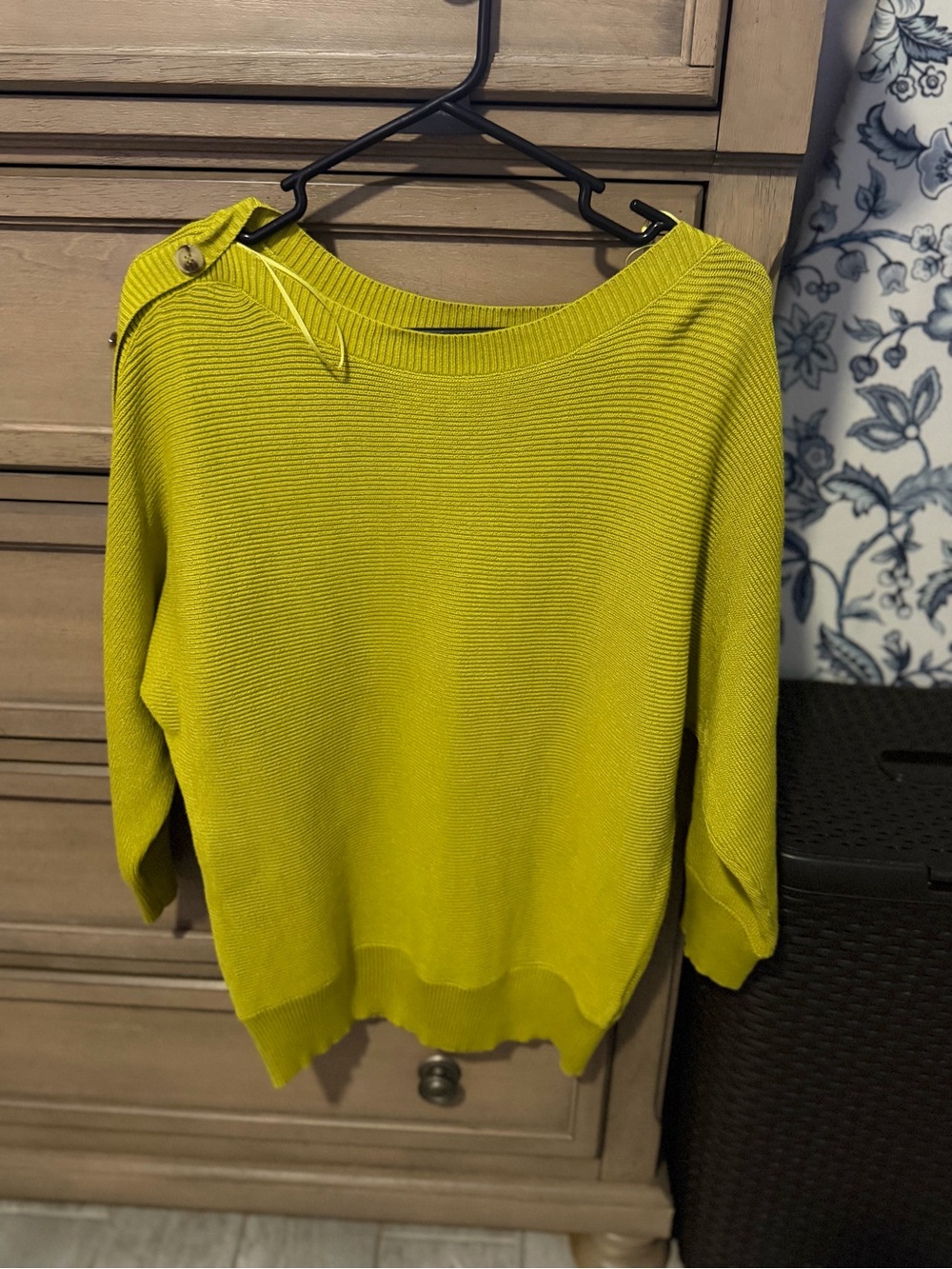 Cable & Gauge Lime Button-Shoulder Boatneck Sweater - Women